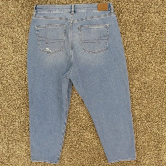 American Eagle Jeans Women 14 Short Light Wash Curvy Mom High Rise Stretch Denim - Picture 2 of 9